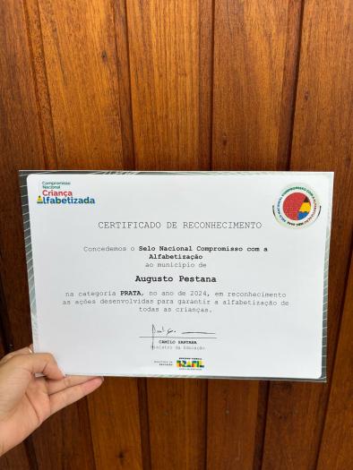 Educação municipal conquistou a categ. Prata do Selo Nacional Compromisso com a Alfabetização 2024