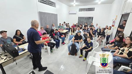 Aulas de Música iniciam com 74 inscritos